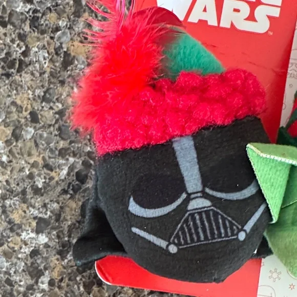 Star Wars Festive Cat Toy Trio - Black, Green, White - Picture 4 of 5